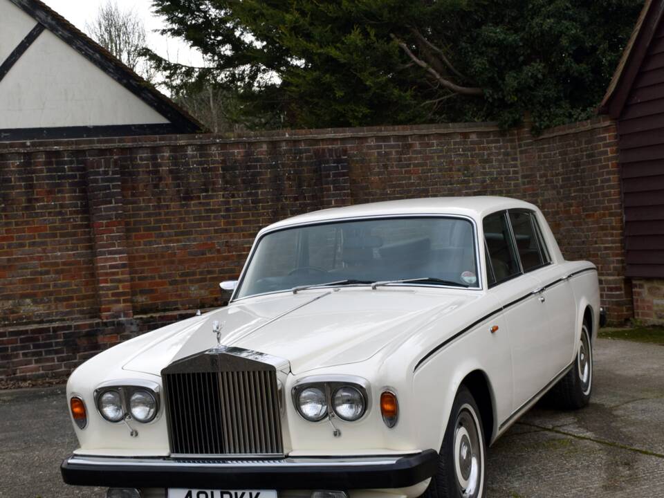 Image 19/50 of Rolls-Royce Silver Shadow II (1979)