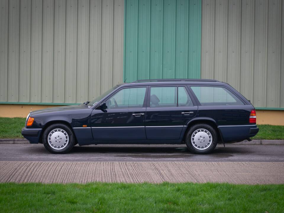 Bild 3/26 von Mercedes-Benz 300 TE (1992)