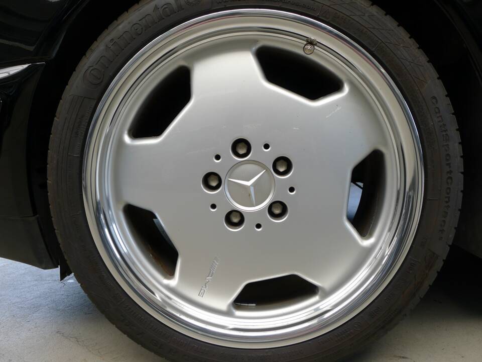 Image 7/33 of Mercedes-Benz E 230 (1995)