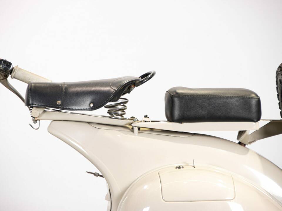 Bild 19/50 von Piaggio Vespa 150 "Struzzo" VL (1955)