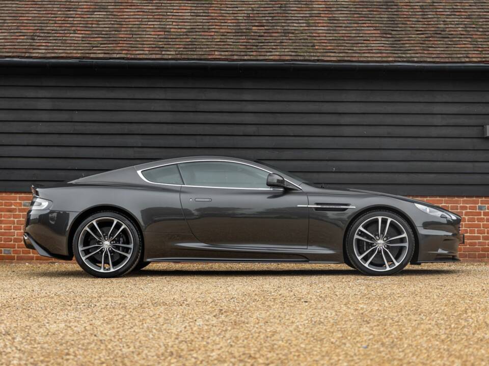 Afbeelding 2/50 van Aston Martin DBS (2010)