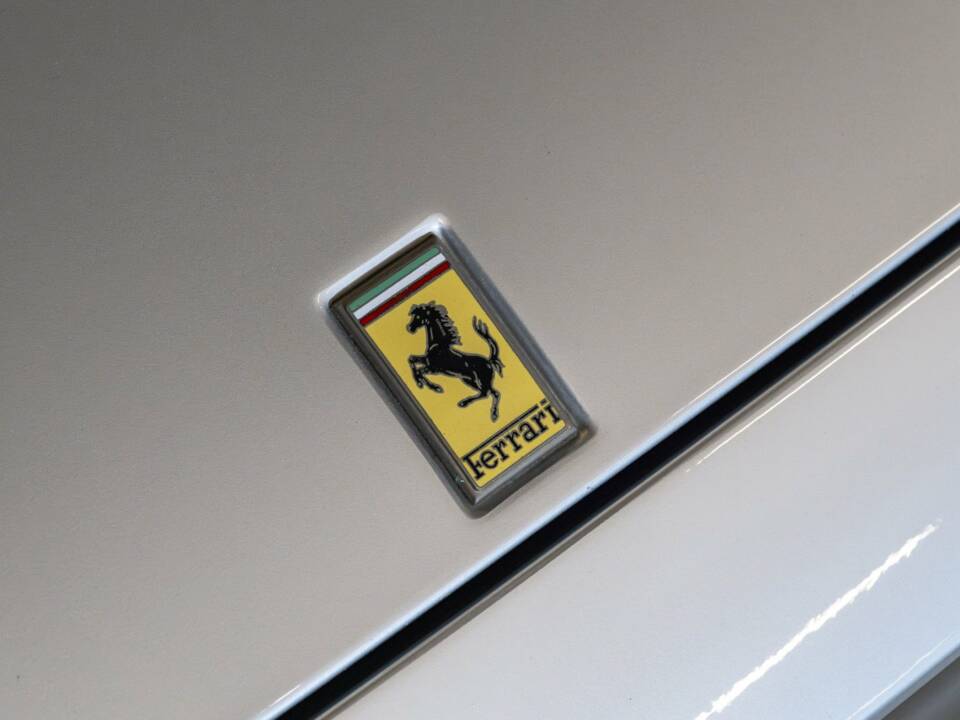 Image 13/17 of Ferrari Mondial 3.2 (1987)