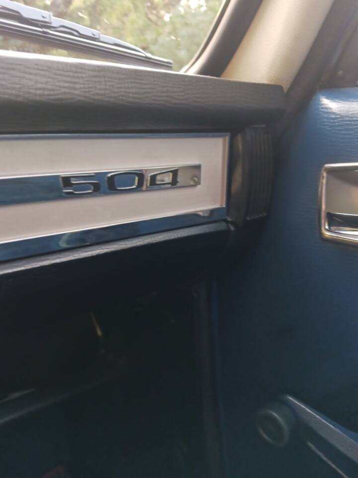 Bild 38/52 von Peugeot 504 (1979)