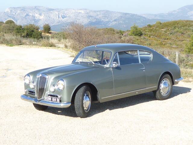 Image 3/5 of Lancia Aurelia B20 GT 2500 (1958)
