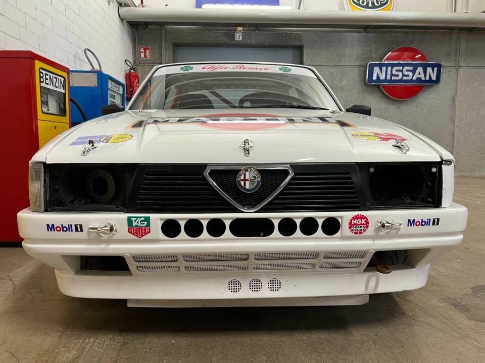Bild 3/17 von Alfa Romeo 75 3.0 V6 America (1990)