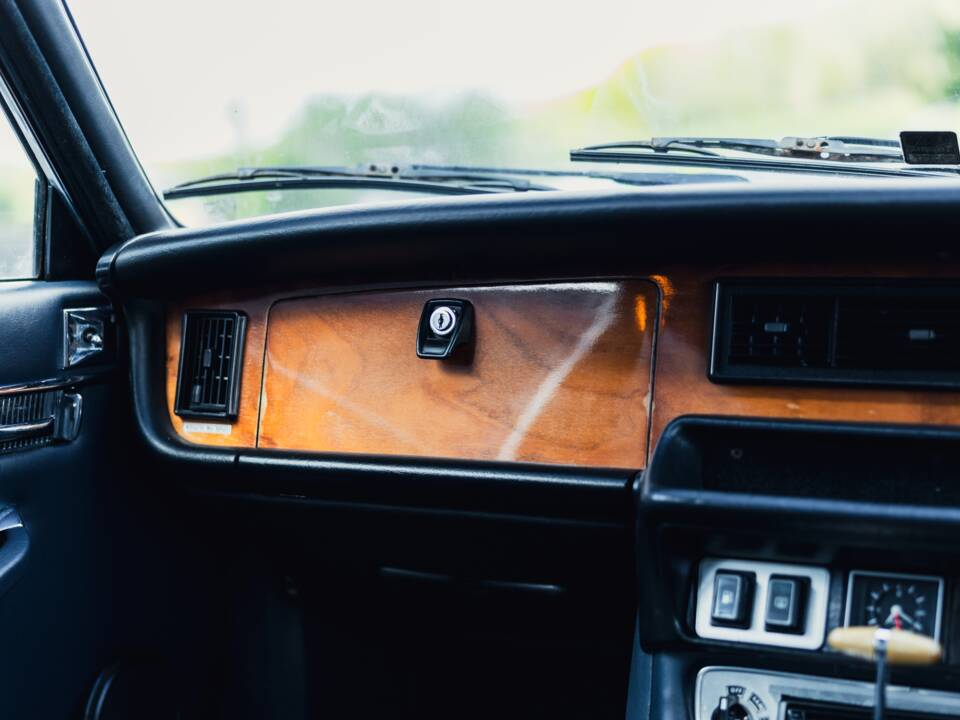 Imagen 33/50 de Jaguar XJ 6 4.2 (1982)