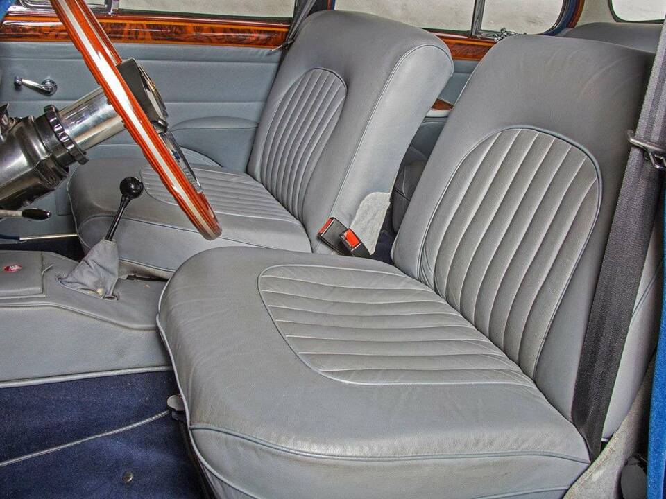 Bild 28/35 von Jaguar Mk II 3.4 (1967)
