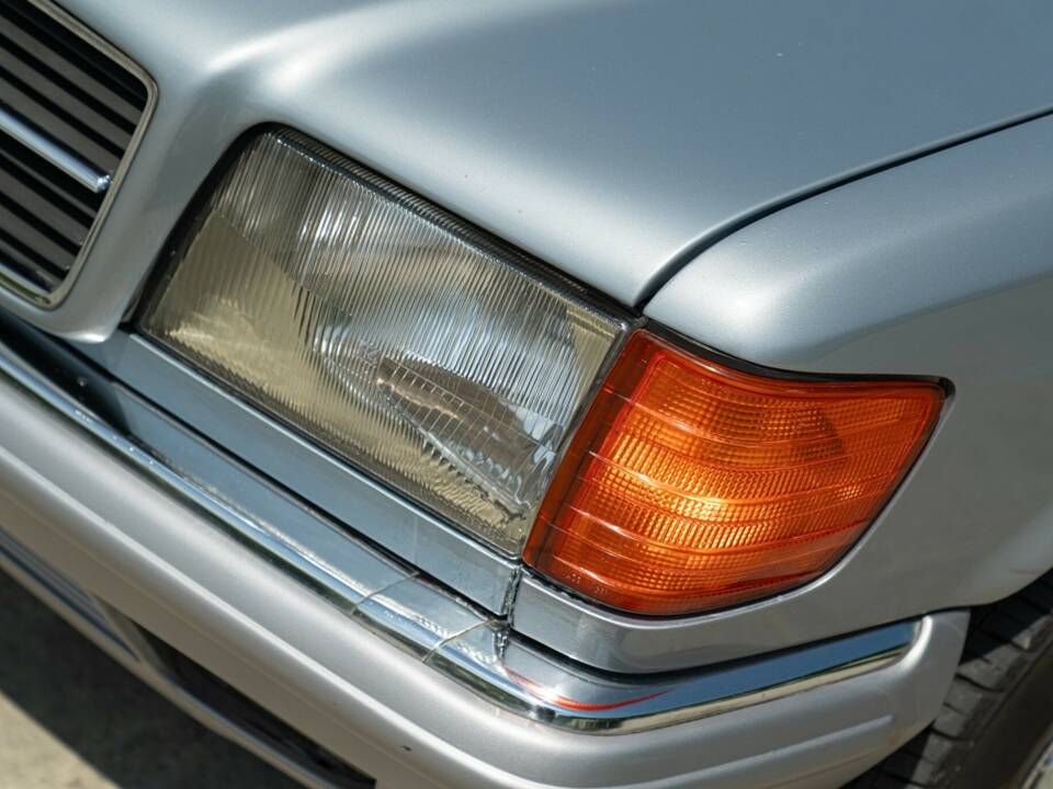 Image 13/50 de Mercedes-Benz 380 SEC (1982)