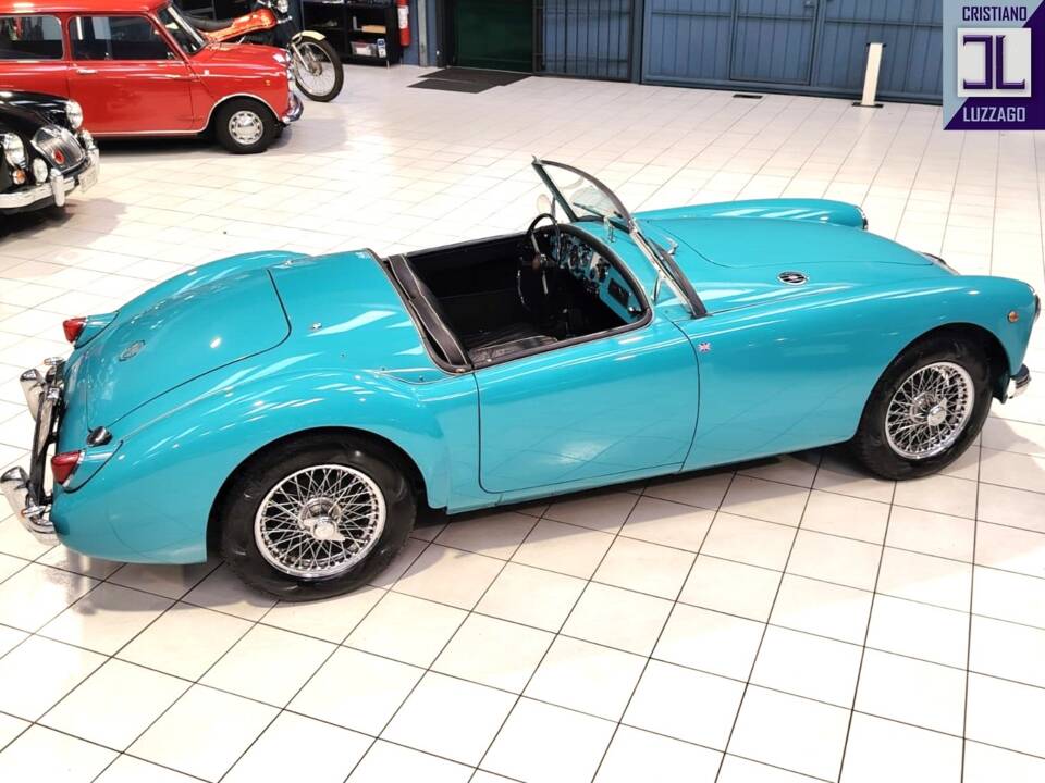 Image 6/41 of MG MGA 1500 (1958)