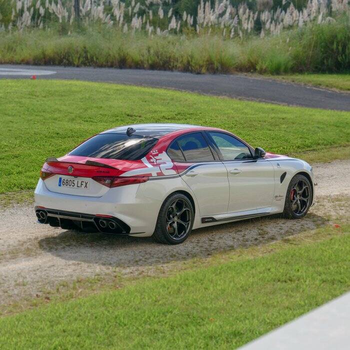 Image 6/7 of Alfa Romeo Giulia Quadrifoglio (2020)