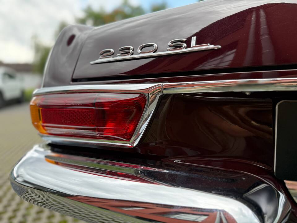 Image 12/26 de Mercedes-Benz 230 SL (1965)