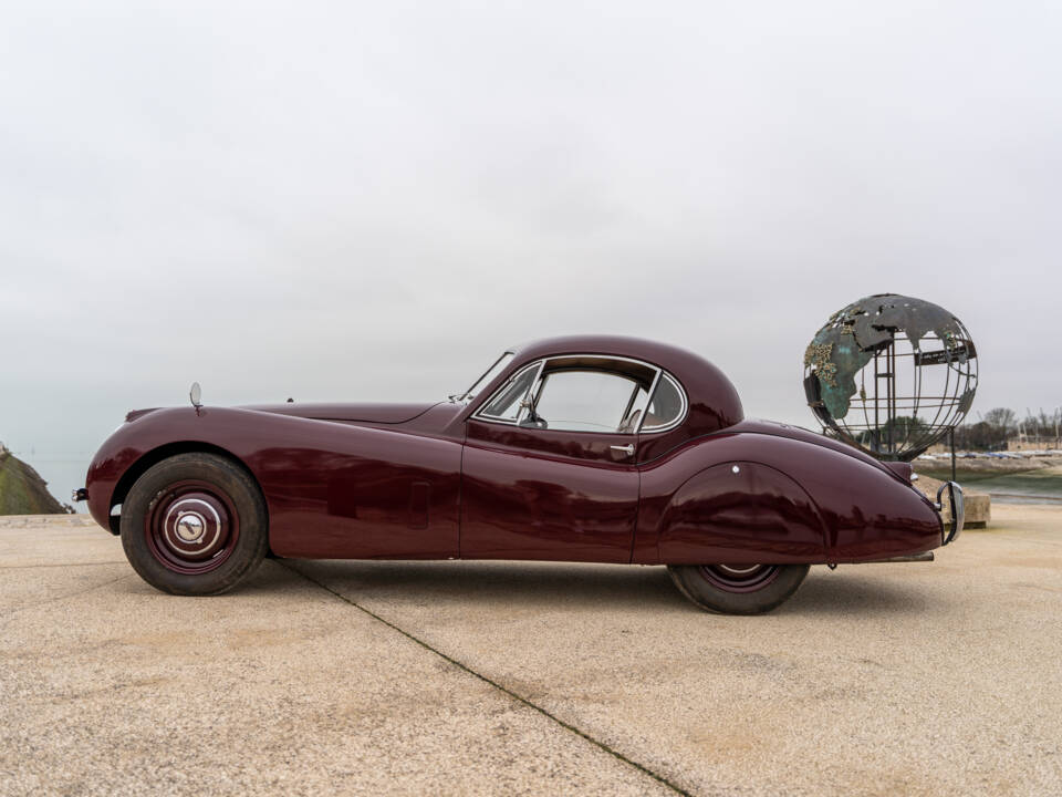 Image 11/50 of Jaguar XK 120 SE FHC (1952)