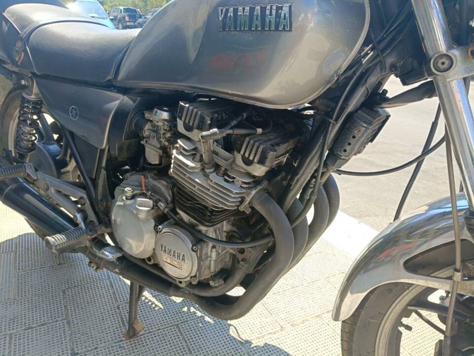 Image 19/37 of Yamaha XZ 550 (1985)