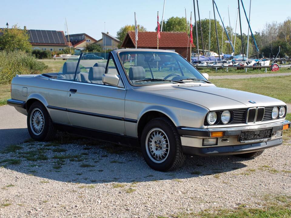 Afbeelding 6/25 van BMW 320i (1990)
