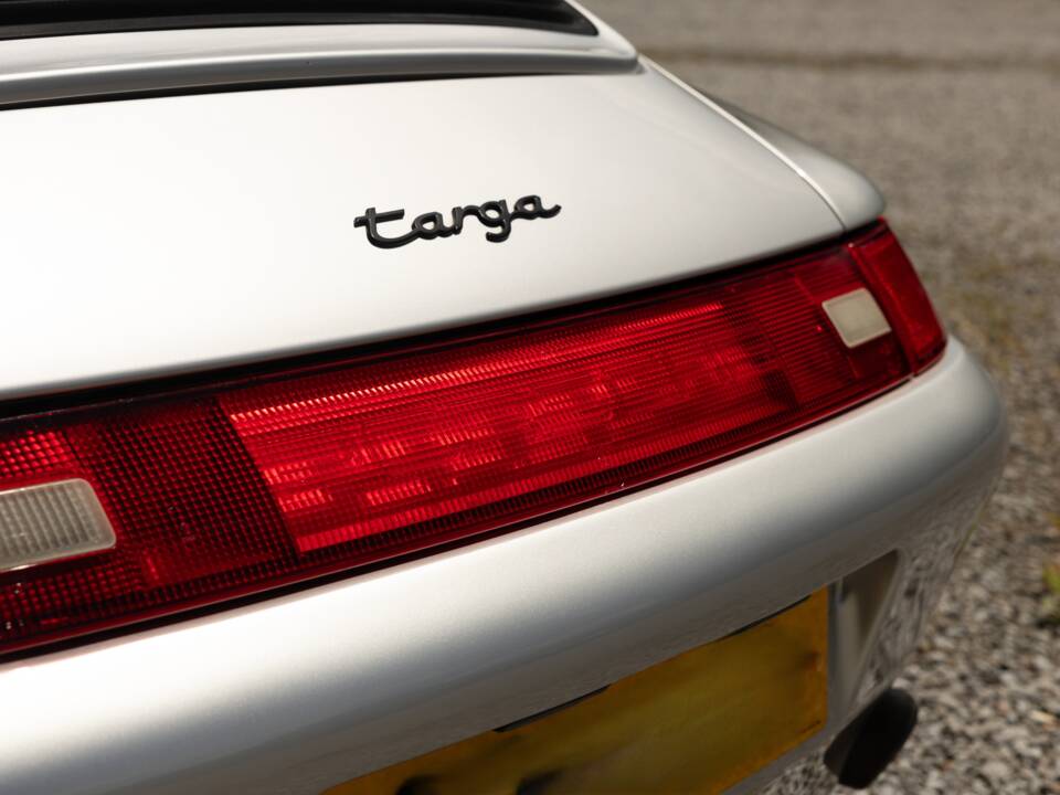 Image 23/46 de Porsche 911 Targa (1997)