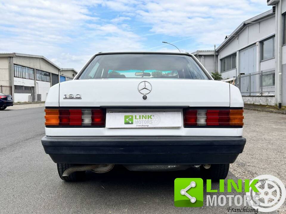 Bild 6/10 von Mercedes-Benz 190 (1987)