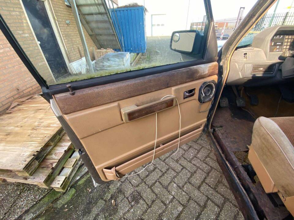 Image 9/24 of Land Rover Range Rover Classic 3.9 (1990)