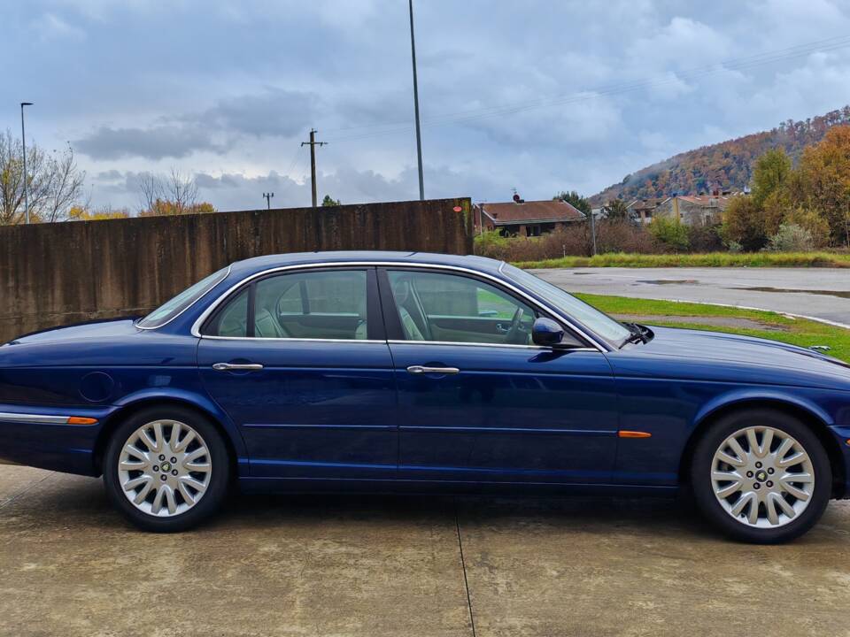 Bild 4/50 von Jaguar XJ 8 3.5 (2003)