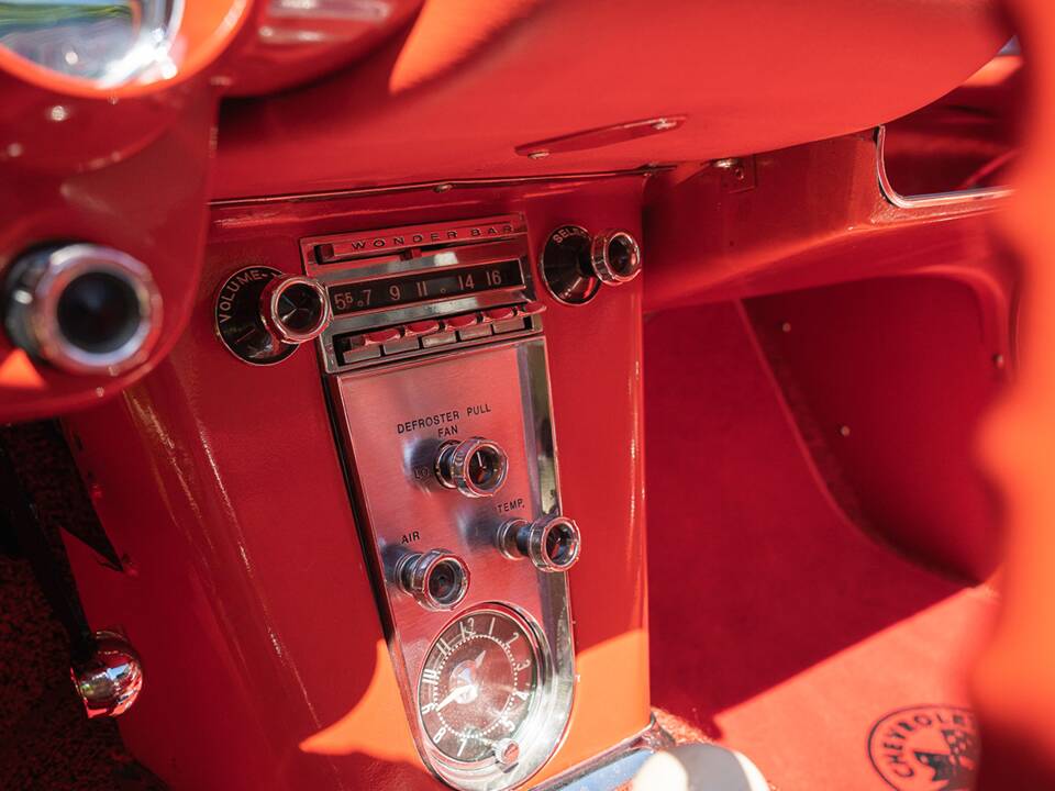 Image 41/51 of Chevrolet Corvette (1960)