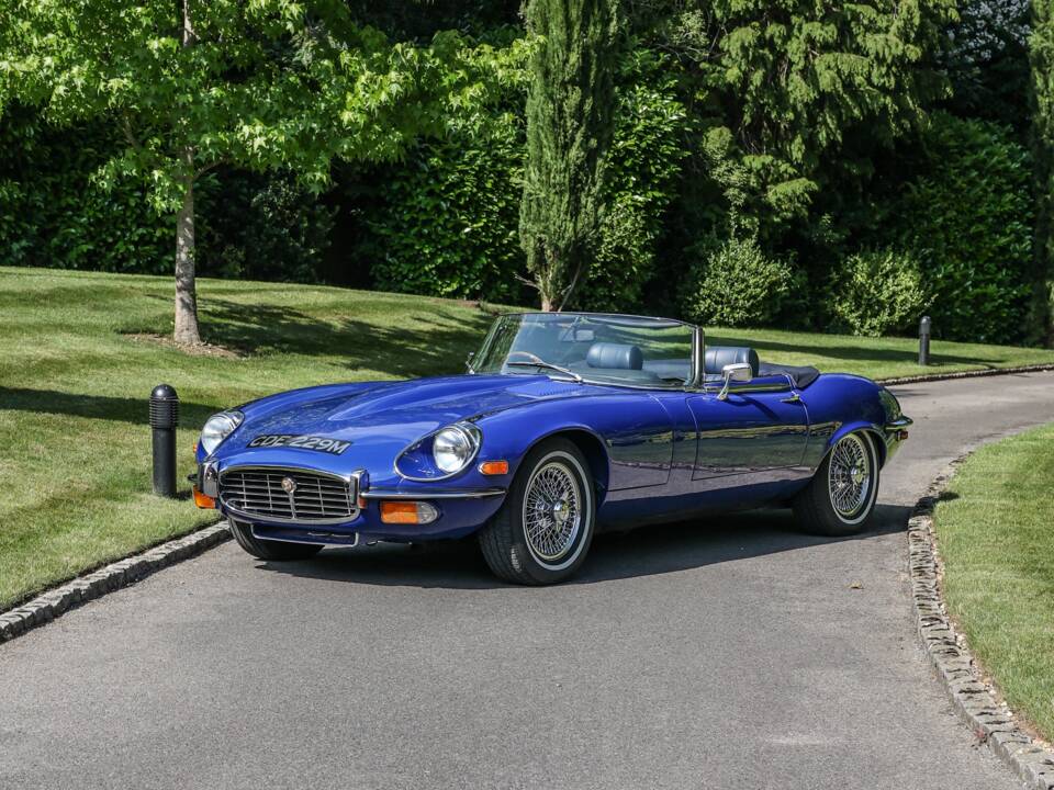 Image 14/43 de Jaguar Type E V12 (1974)