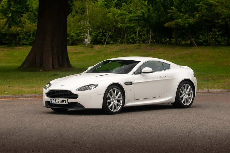 Bild 28/50 von Aston Martin V8 Vantage (2013)