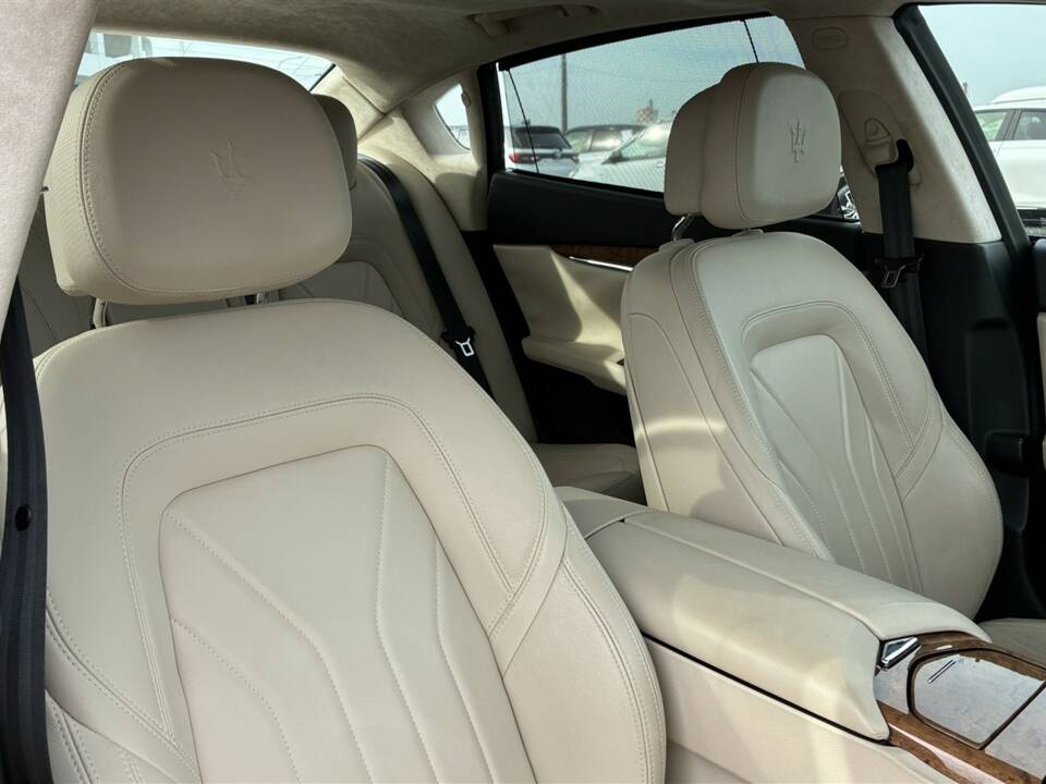 Image 29/54 of Maserati Quattroporte GTS (2015)