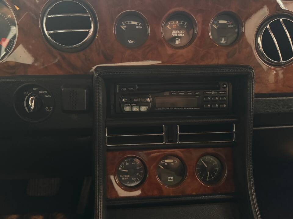 Image 33/37 of Bentley Turbo R (1989)