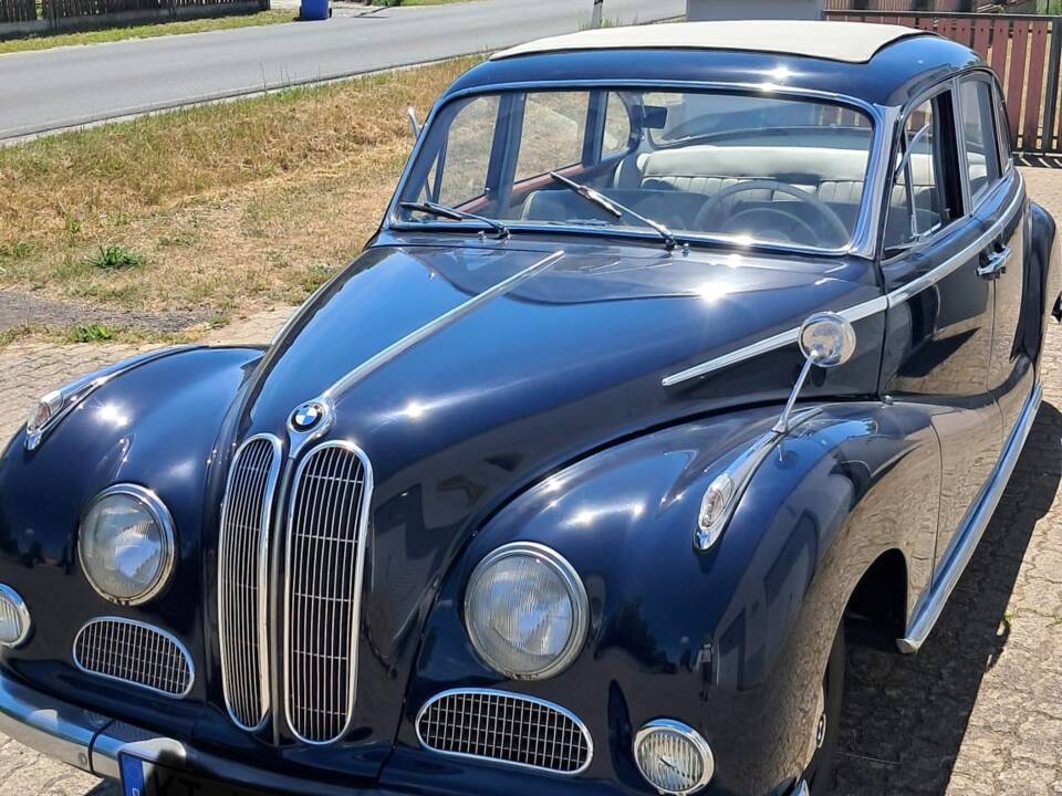 Imagen 1/4 de BMW 502 - 3.2 Litre (1957)