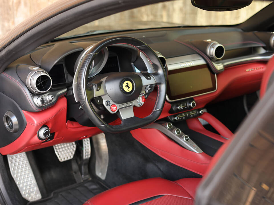 Immagine 18/61 di Ferrari GTC4Lusso (2017)