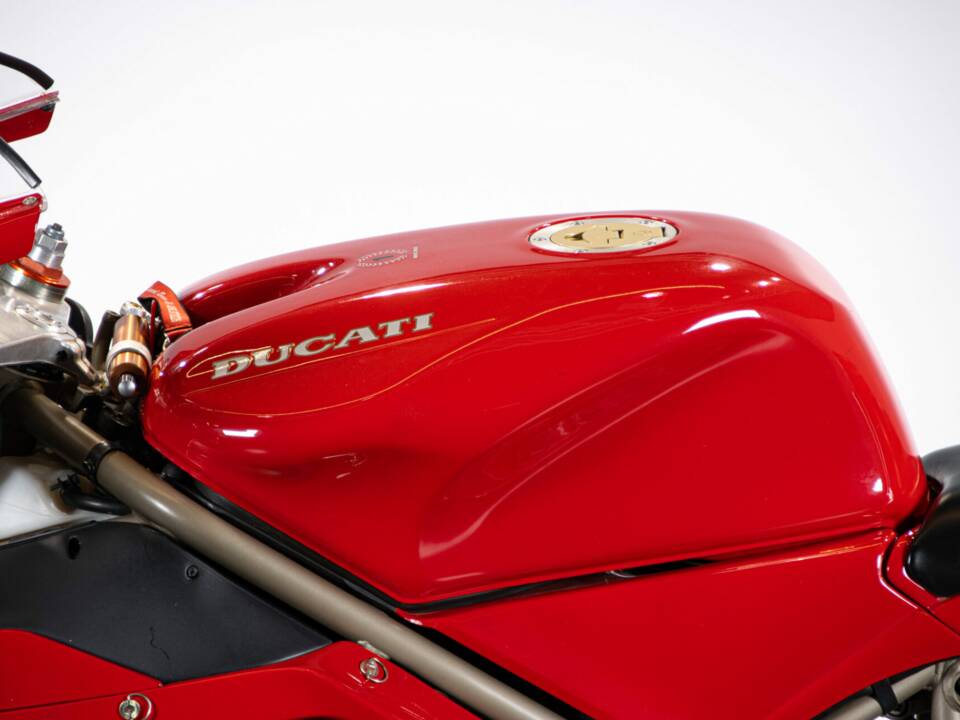 Imagen 20/50 de Ducati 748 S (1996)