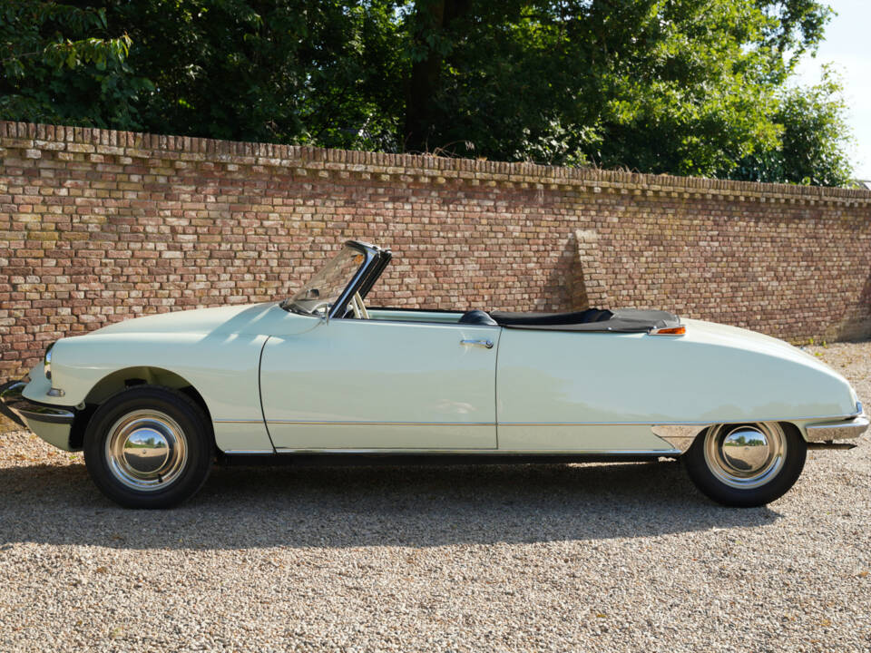 Imagen 10/50 de Citroën ID 19 Usine (1963)