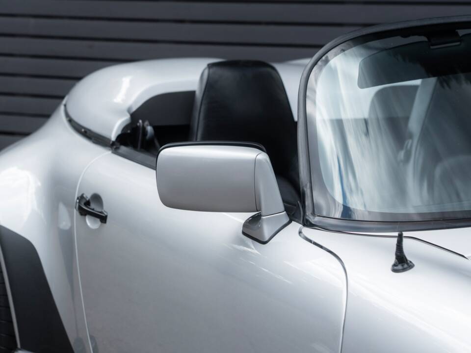 Image 66/68 of Porsche 911 Speedster 3.2 (1989)