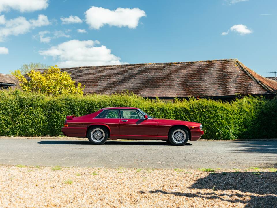 Image 20/50 of Jaguar XJR-S V12 Le Mans (1991)