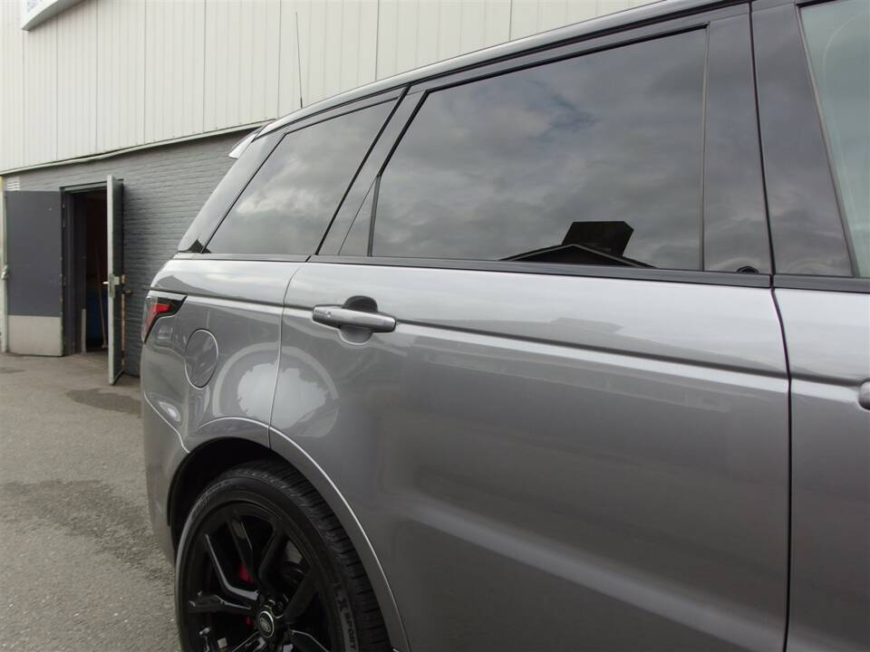 Image 27/93 of Land Rover Range Rover Sport SVR (2021)