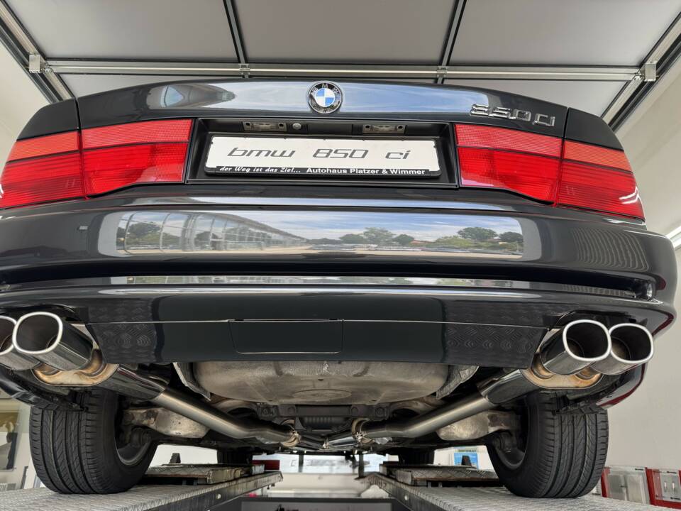 Image 32/37 of BMW 850i (1991)