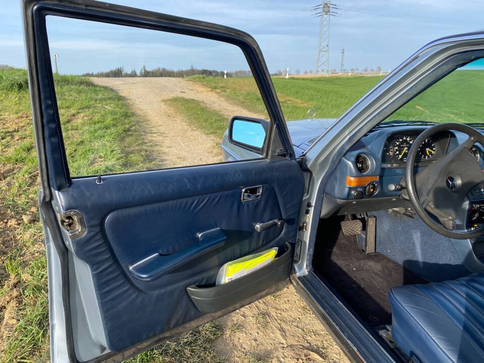 Image 4/19 of Mercedes-Benz 280 E (1981)