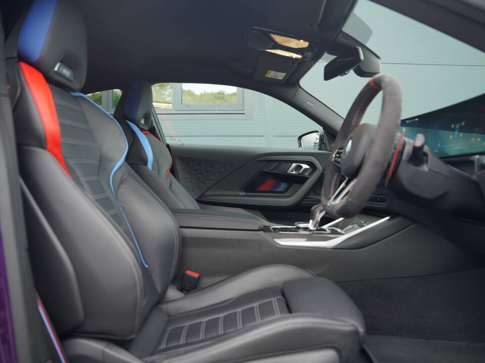 Image 21/50 of BMW M2 Coupé (2025)