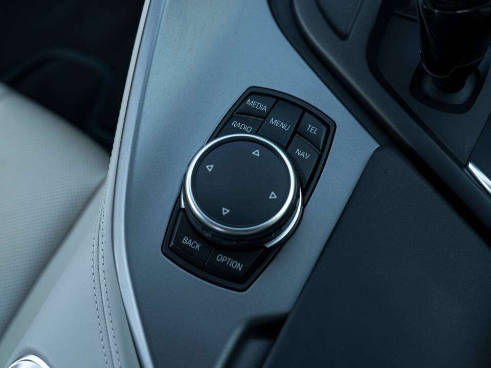 Image 26/33 of BMW i8 Coupé (2015)