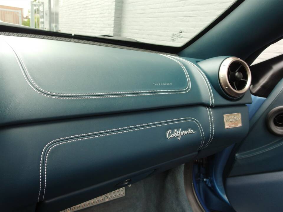 Image 27/49 of Ferrari California (2010)