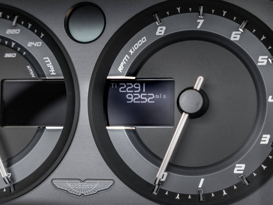 Bild 8/66 von Aston Martin DB 9 GT Volante (2016)