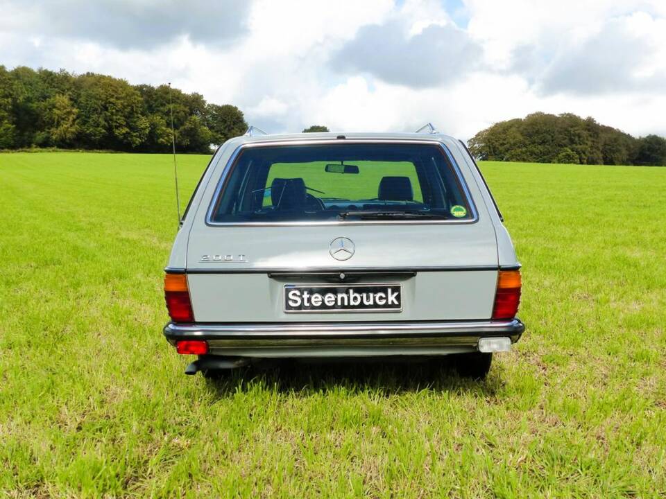Mercedes-Benz 200 T (S 123) grau 1984