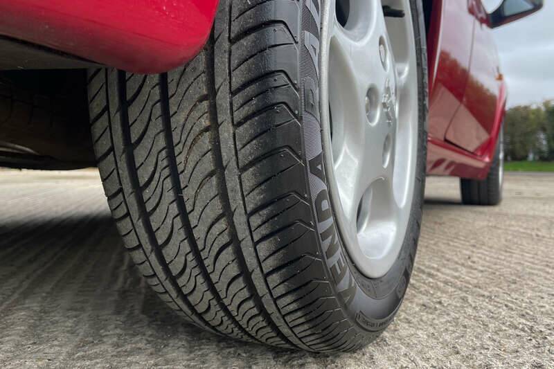 Image 47/50 of Peugeot 106 1.6 GTI 16V (1998)