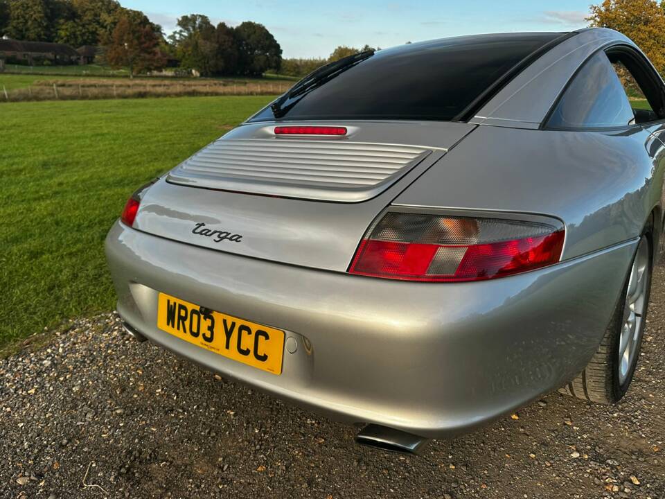 Image 20/54 de Porsche 911 Carrera (2003)