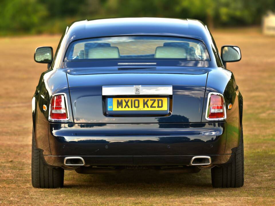 Bild 14/50 von Rolls-Royce Phantom Coupé (2010)