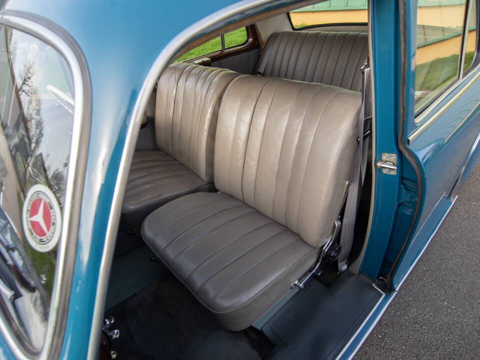 Bild 14/31 von Mercedes-Benz 220 a (1955)
