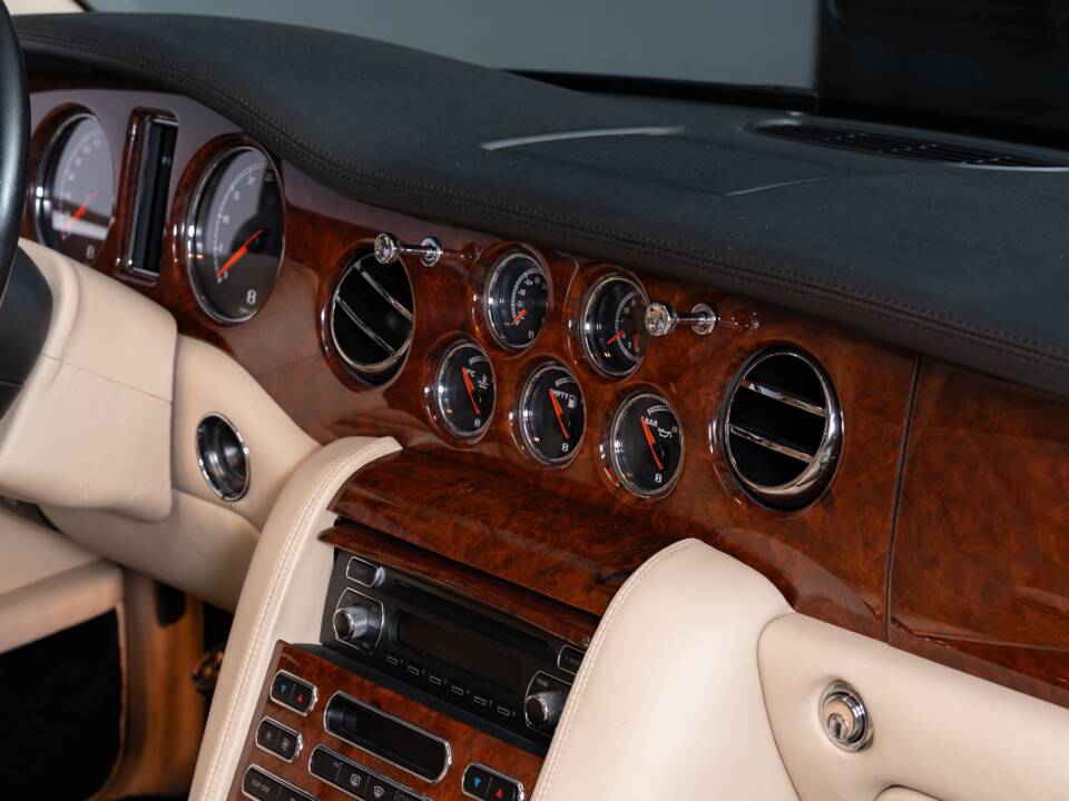 Image 26/46 of Bentley Arnage T (2004)
