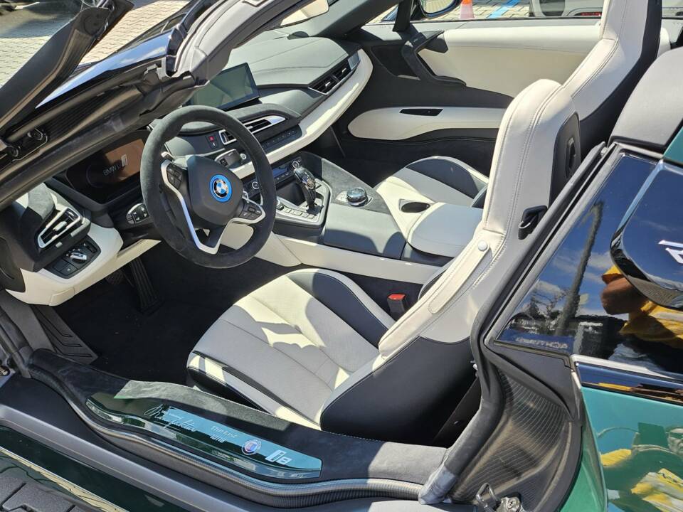 Image 9/18 of BMW i8 Roadster "The Last 18" (2020)