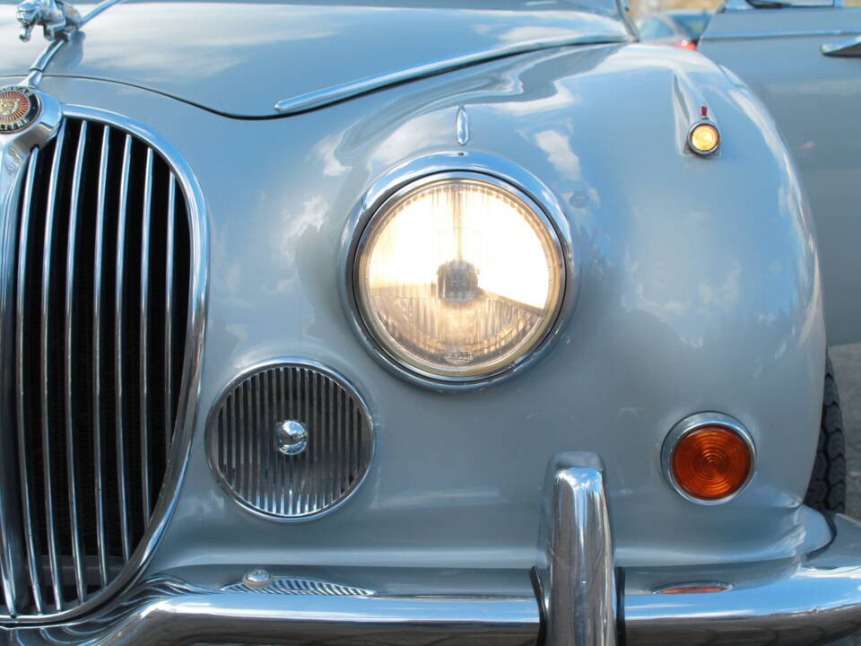 Bild 39/42 von Jaguar 240 (1968)
