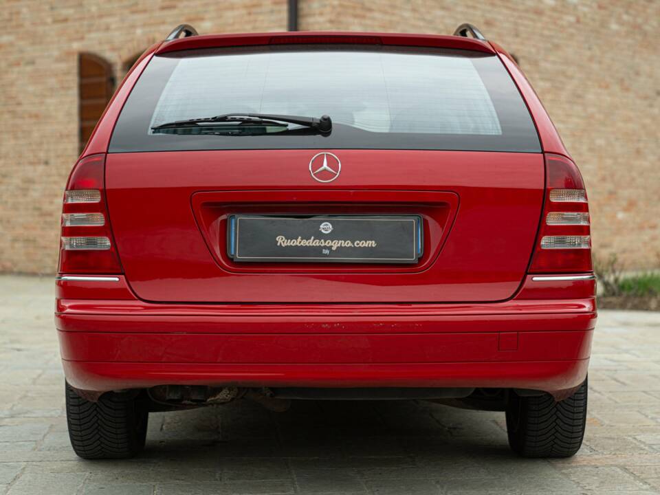 Immagine 8/50 di Mercedes-Benz C 220 CDI T (2003)