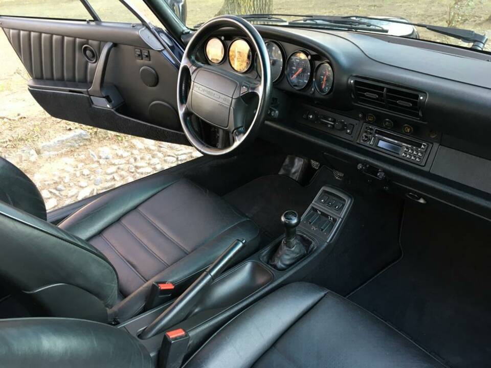 Bild 11/18 von Porsche 911 Carrera 4 (1991)